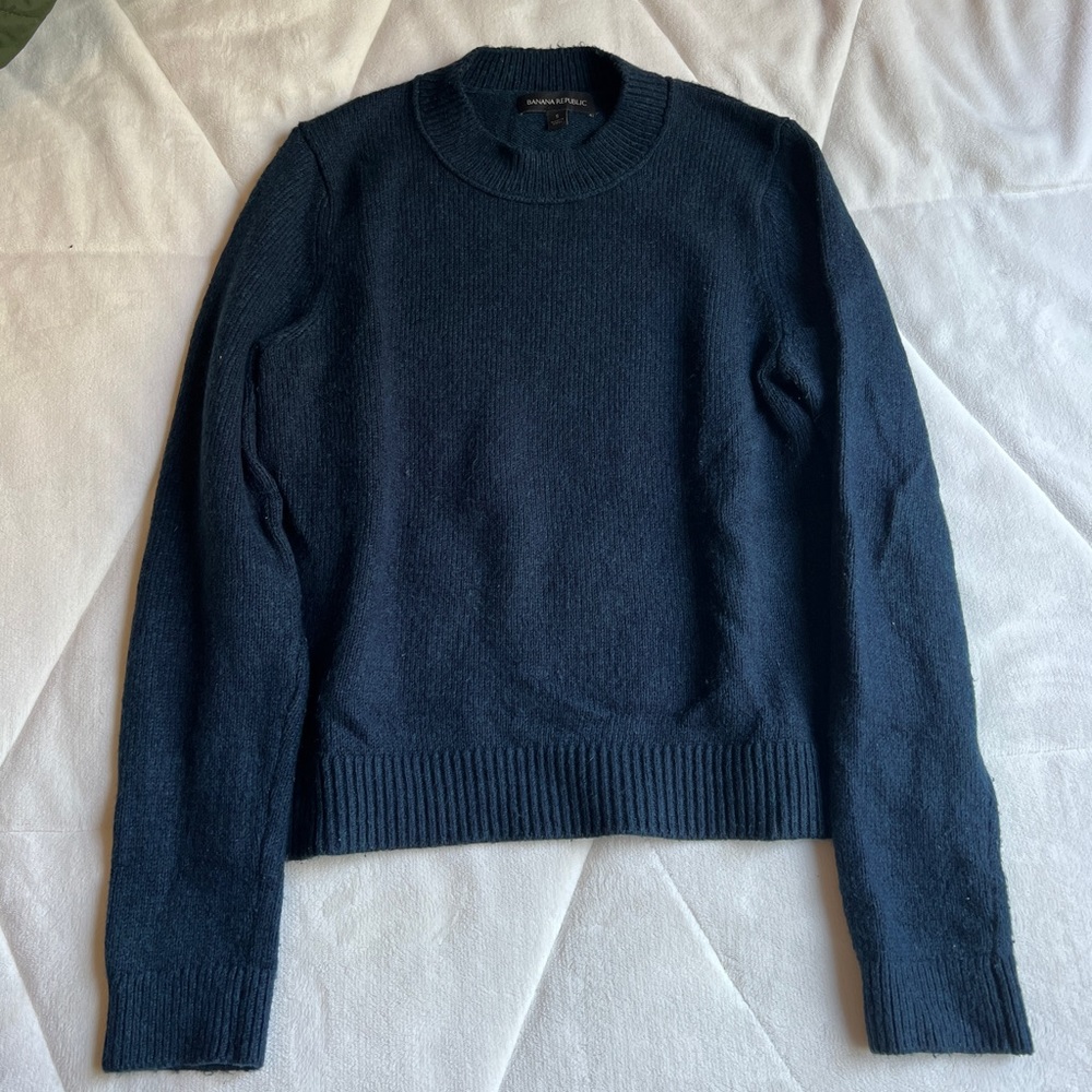 Banana Republic navy sweater